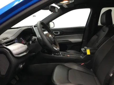 More photos of 2025 Jeep Compass Latitude at Gregg Young Abrams Chrysler Dodge Jeep Ram, WI