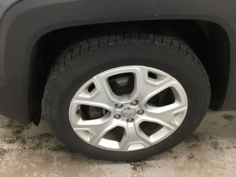 More photos of 2018 Jeep Renegade Limited at Gregg Young Abrams Chrysler Dodge Jeep Ram, WI