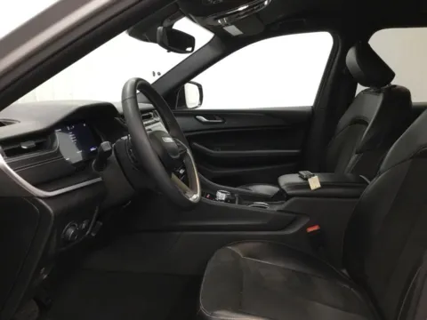 More photos of 2024 Jeep Grand Cherokee L Altitude at Gregg Young Abrams Chrysler Dodge Jeep Ram, WI