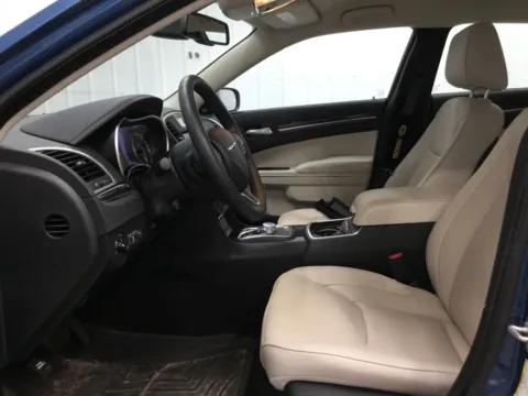 More photos of 2022 Chrysler 300 Touring at Gregg Young Abrams Chrysler Dodge Jeep Ram, WI