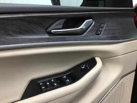 More photos of 2024 Jeep Grand Cherokee Limited at Gregg Young Abrams Chrysler Dodge Jeep Ram, WI