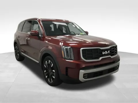 Photos of 2023 Kia Telluride SX for sale in Abrams, WI at Gregg Young Abrams Chrysler Dodge Jeep Ram