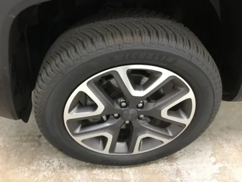 More photos of 2018 Jeep Renegade Latitude at Gregg Young Abrams Chrysler Dodge Jeep Ram, WI