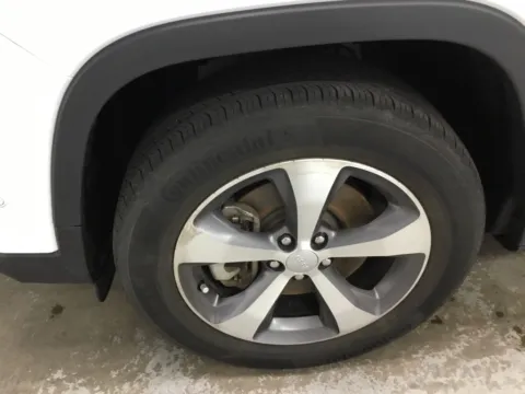 More photos of 2022 Jeep Cherokee Limited at Gregg Young Abrams Chrysler Dodge Jeep Ram, WI