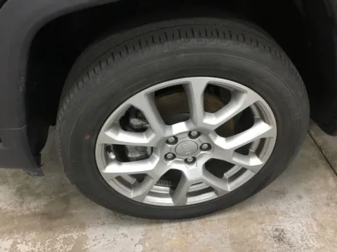 More photos of 2022 Jeep Compass Latitude Lux at Gregg Young Abrams Chrysler Dodge Jeep Ram, WI