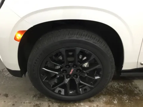 More photos of 2022 GMC Yukon XL Denali at Gregg Young Abrams Chrysler Dodge Jeep Ram, WI