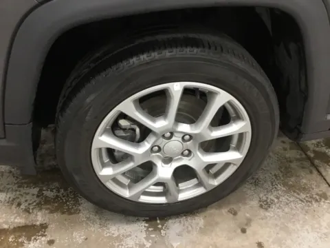 More photos of 2024 Jeep Compass Latitude Lux at Gregg Young Abrams Chrysler Dodge Jeep Ram, WI