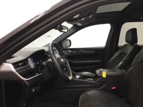 More photos of 2022 Jeep Grand Cherokee Altitude at Gregg Young Abrams Chrysler Dodge Jeep Ram, WI