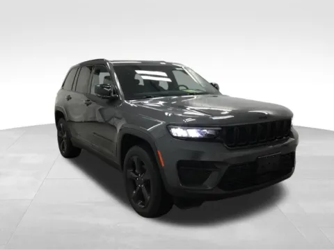 Another view of 2022 Jeep Grand Cherokee Altitude for sale in Abrams, WI at Gregg Young Abrams Chrysler Dodge Jeep Ram