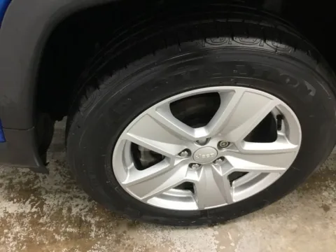 More photos of 2022 Jeep Compass Latitude at Gregg Young Abrams Chrysler Dodge Jeep Ram, WI