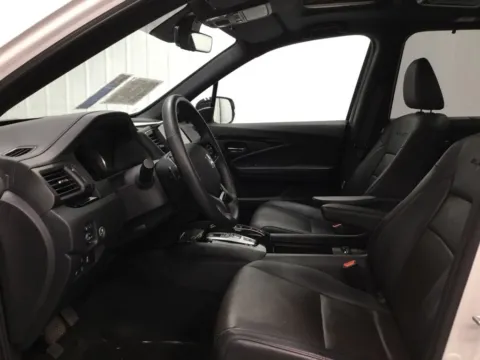 More photos of 2022 Honda Pilot Elite at Gregg Young Abrams Chrysler Dodge Jeep Ram, WI