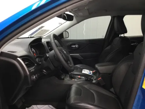 More photos of 2022 Jeep Cherokee Latitude Lux at Gregg Young Abrams Chrysler Dodge Jeep Ram, WI