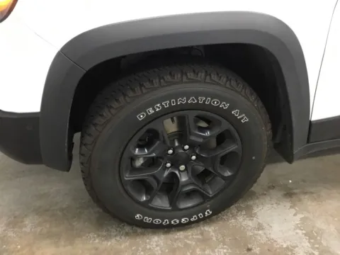 More photos of 2023 Jeep Cherokee Trailhawk at Gregg Young Abrams Chrysler Dodge Jeep Ram, WI