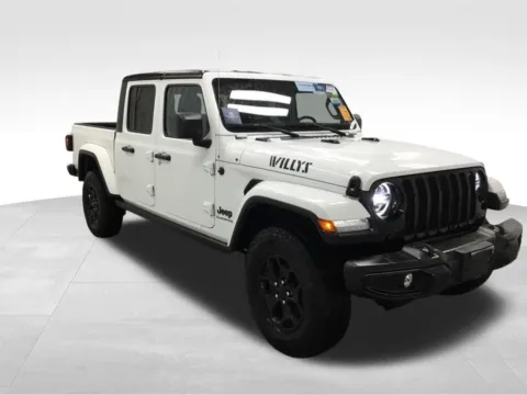 More photos of 2022 Jeep Gladiator Willys at Gregg Young Abrams Chrysler Dodge Jeep Ram, WI