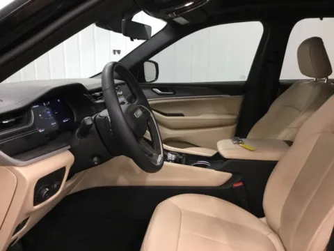 More photos of 2024 Jeep Grand Cherokee Limited at Gregg Young Abrams Chrysler Dodge Jeep Ram, WI