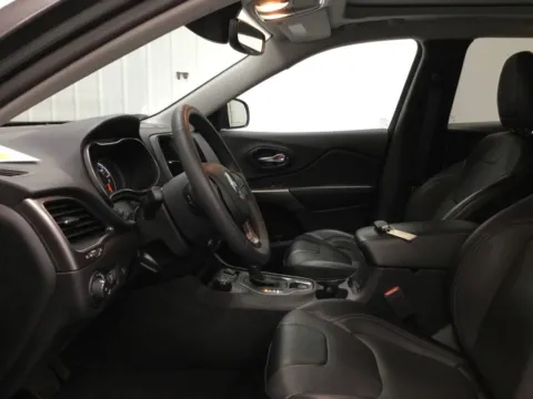 More photos of 2022 Jeep Cherokee Latitude Lux at Gregg Young Abrams Chrysler Dodge Jeep Ram, WI