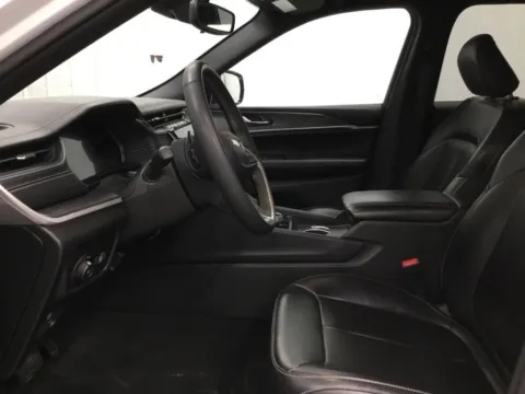 More photos of 2024 Jeep Grand Cherokee Limited at Gregg Young Abrams Chrysler Dodge Jeep Ram, WI