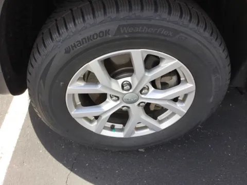More photos of 2021 Jeep Grand Cherokee L Limited at Gregg Young Abrams Chrysler Dodge Jeep Ram, WI
