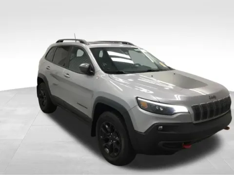 More photos of 2021 Jeep Cherokee Trailhawk at Gregg Young Abrams Chrysler Dodge Jeep Ram, WI