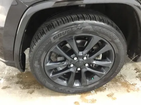 More photos of 2022 Jeep Grand Cherokee WK Laredo X at Gregg Young Abrams Chrysler Dodge Jeep Ram, WI