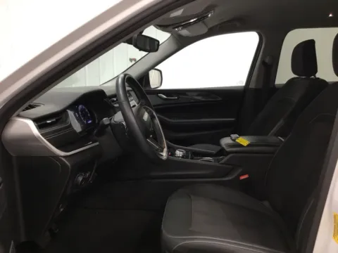 More photos of 2022 Jeep Grand Cherokee L Laredo at Gregg Young Abrams Chrysler Dodge Jeep Ram, WI