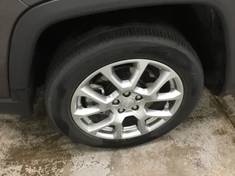 More photos of 2023 Jeep Compass Latitude Lux at Gregg Young Abrams Chrysler Dodge Jeep Ram, WI