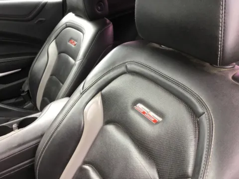 More photos of 2019 Chevrolet Camaro SS at Gregg Young Abrams Chrysler Dodge Jeep Ram, WI