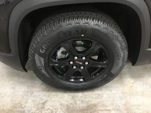 More photos of 2023 GMC Acadia AT4 at Gregg Young Abrams Chrysler Dodge Jeep Ram, WI