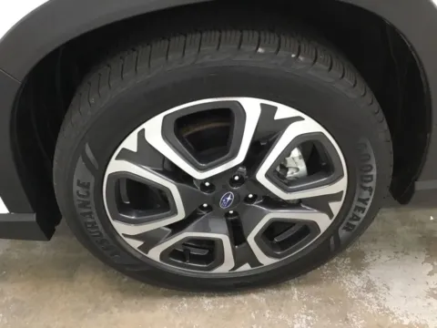 More photos of 2023 Subaru Ascent Limited at Gregg Young Abrams Chrysler Dodge Jeep Ram, WI
