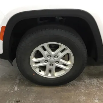 More photos of 2023 Jeep Grand Cherokee Laredo at Gregg Young Abrams Chrysler Dodge Jeep Ram, WI