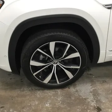 More photos of 2024 Volkswagen Atlas Cross Sport 2.0T SEL Premium R-Line at Gregg Young Abrams Chrysler Dodge Jeep Ram, WI