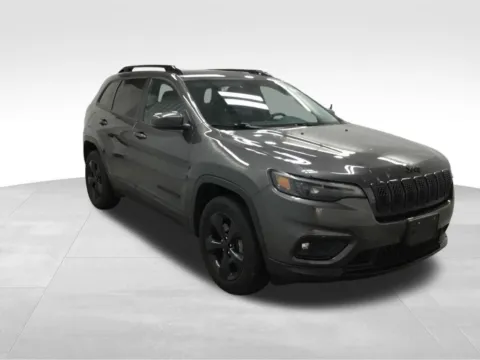 More photos of 2019 Jeep Cherokee Altitude at Gregg Young Abrams Chrysler Dodge Jeep Ram, WI