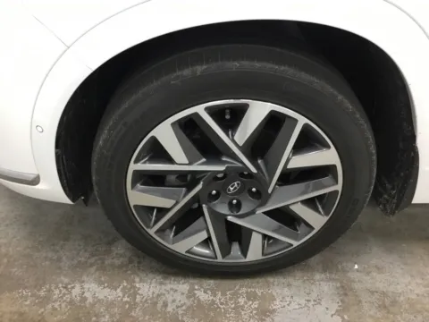More photos of 2023 Hyundai Santa Fe Calligraphy at Gregg Young Abrams Chrysler Dodge Jeep Ram, WI