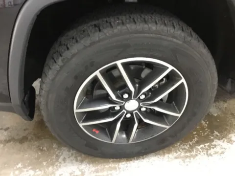 More photos of 2017 Jeep Grand Cherokee Trailhawk at Gregg Young Abrams Chrysler Dodge Jeep Ram, WI