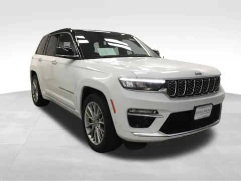 Another view of 2023 Jeep Grand Cherokee Summit for sale in Abrams, WI at Gregg Young Abrams Chrysler Dodge Jeep Ram
