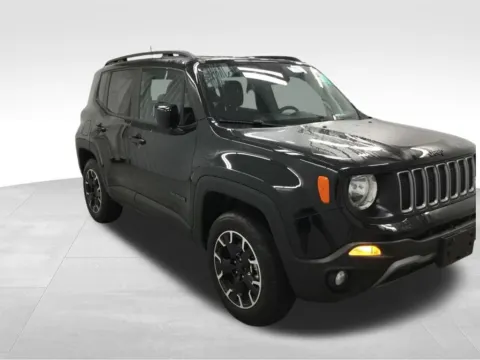 More photos of 2023 Jeep Renegade Latitude at Gregg Young Abrams Chrysler Dodge Jeep Ram, WI