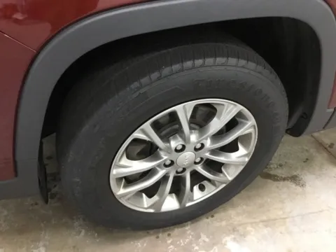 More photos of 2019 Jeep Cherokee Latitude Plus at Gregg Young Abrams Chrysler Dodge Jeep Ram, WI