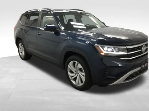 Another view of 2023 Volkswagen Atlas 3.6L V6 SE w/Technology for sale in Abrams, WI at Gregg Young Abrams Chrysler Dodge Jeep Ram