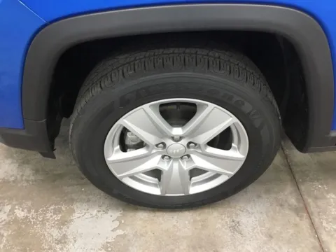 More photos of 2022 Jeep Compass Latitude at Gregg Young Abrams Chrysler Dodge Jeep Ram, WI