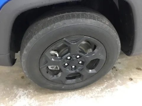 More photos of 2023 Jeep Compass Trailhawk at Gregg Young Abrams Chrysler Dodge Jeep Ram, WI