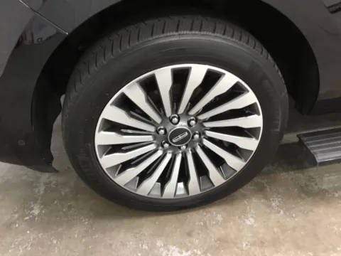More photos of 2018 Lincoln Navigator L Reserve at Gregg Young Abrams Chrysler Dodge Jeep Ram, WI