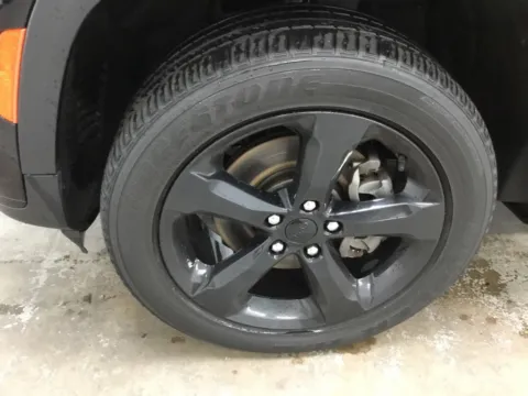 More photos of 2023 Jeep Grand Cherokee L Altitude at Gregg Young Abrams Chrysler Dodge Jeep Ram, WI
