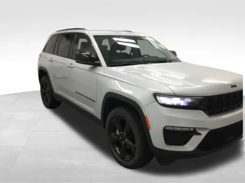 More photos of 2024 Jeep Grand Cherokee Limited at Gregg Young Abrams Chrysler Dodge Jeep Ram, WI