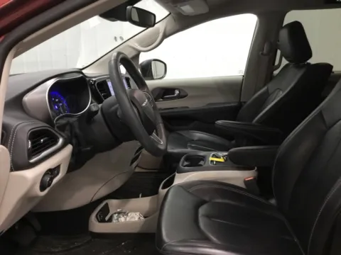 More photos of 2023 Chrysler Pacifica Touring L at Gregg Young Abrams Chrysler Dodge Jeep Ram, WI