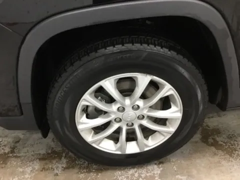 More photos of 2020 Jeep Cherokee Latitude at Gregg Young Abrams Chrysler Dodge Jeep Ram, WI