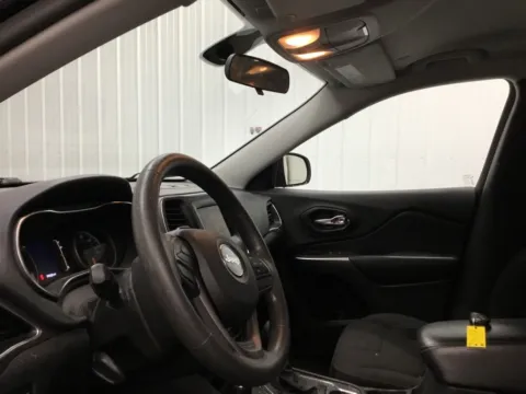 More photos of 2020 Jeep Cherokee Latitude at Gregg Young Abrams Chrysler Dodge Jeep Ram, WI