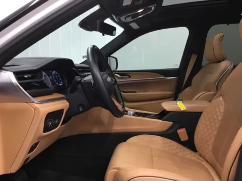 More photos of 2023 Jeep Grand Cherokee L Summit at Gregg Young Abrams Chrysler Dodge Jeep Ram, WI