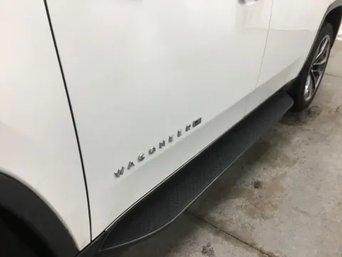 More photos of 2022 Jeep Wagoneer Series II at Gregg Young Abrams Chrysler Dodge Jeep Ram, WI