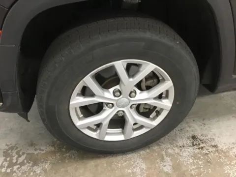 More photos of 2022 Jeep Grand Cherokee L Limited at Gregg Young Abrams Chrysler Dodge Jeep Ram, WI