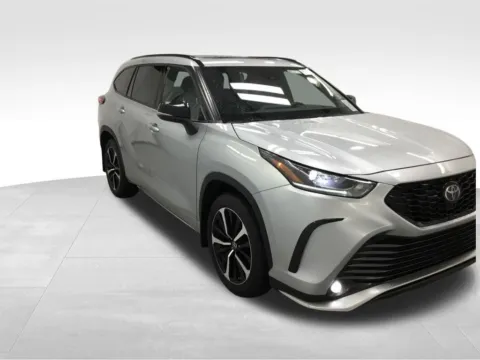 Another view of 2022 Toyota Highlander XSE for sale in Abrams, WI at Gregg Young Abrams Chrysler Dodge Jeep Ram